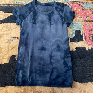 Cute LULULEMON blue top